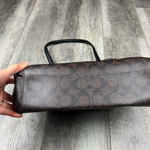 Coach‎ Brown Purse - Picture 8 of 16